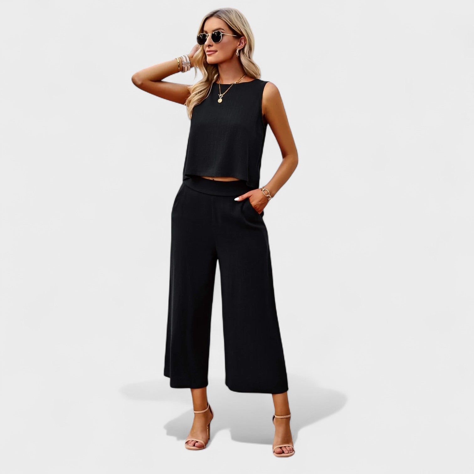 Monica | Set