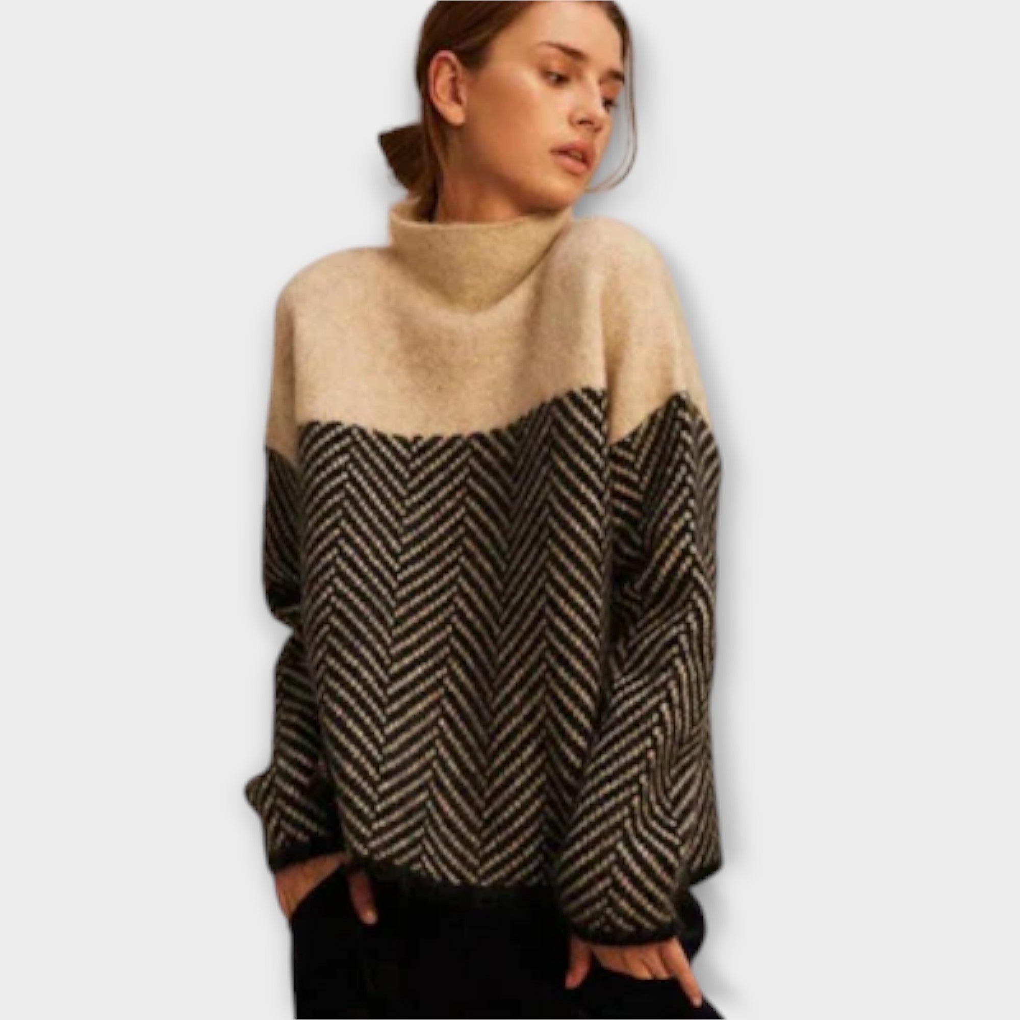 Petra | Elegant women's roll-neck jumper with patterned design