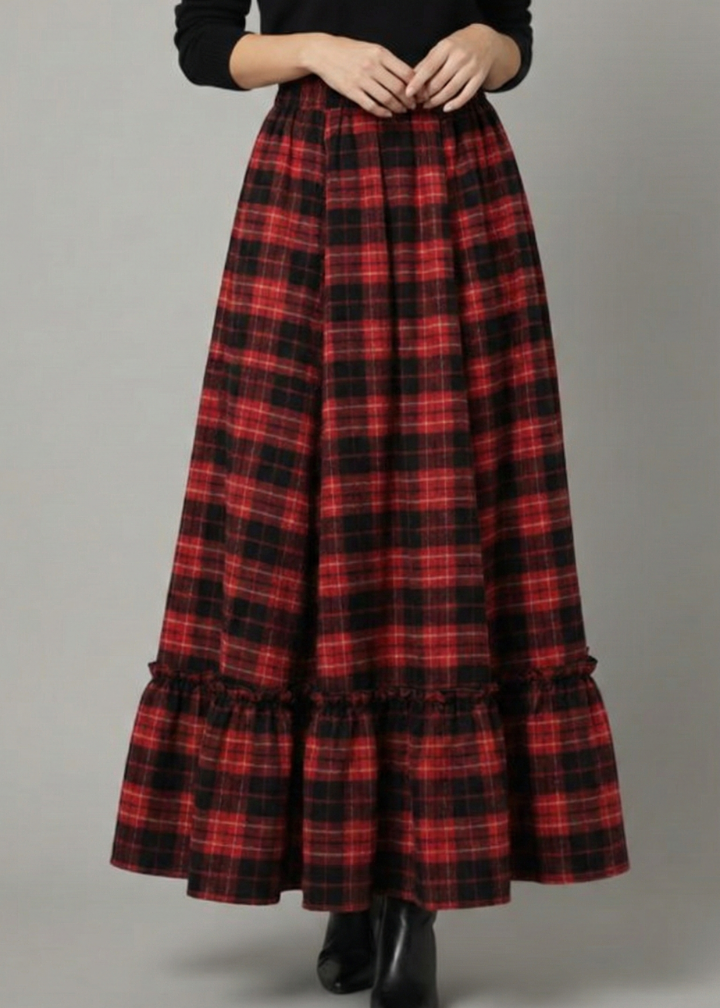 Women’s Maxi Skirt with High Waist and Plaid Pattern