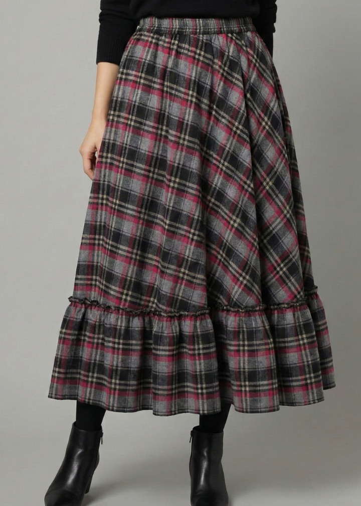Women’s Maxi Skirt with High Waist and Plaid Pattern
